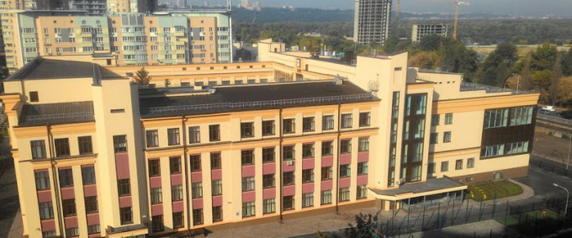 Будівля Ліцею №128 Дніпровського району м. Києва